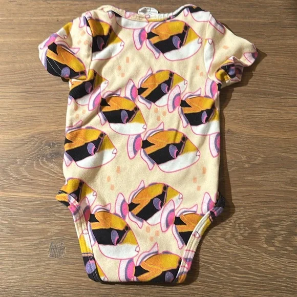 Humuhumunukunukuapua’a print onesie bodysuit - Elli-O-Hawaii 3-6 mo bamboo - Picture 3 of 3